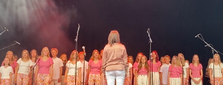 Pigekoret og ungdomskoret på smukfest
