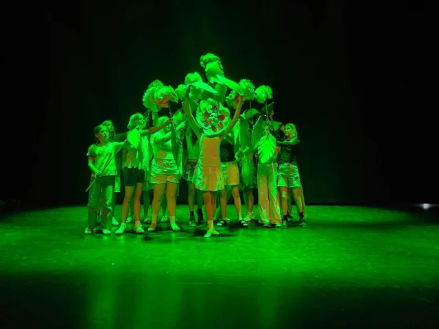 Så er KulturCamp godt igang og DramaCamp og DanseCamp øver og øver på deres version af Nattergalen, som vises på torsdag i Kulturhuset. #kulturskolenskanderborg #kulturcampskanderborg 🎭🎭🎭🎭🎭